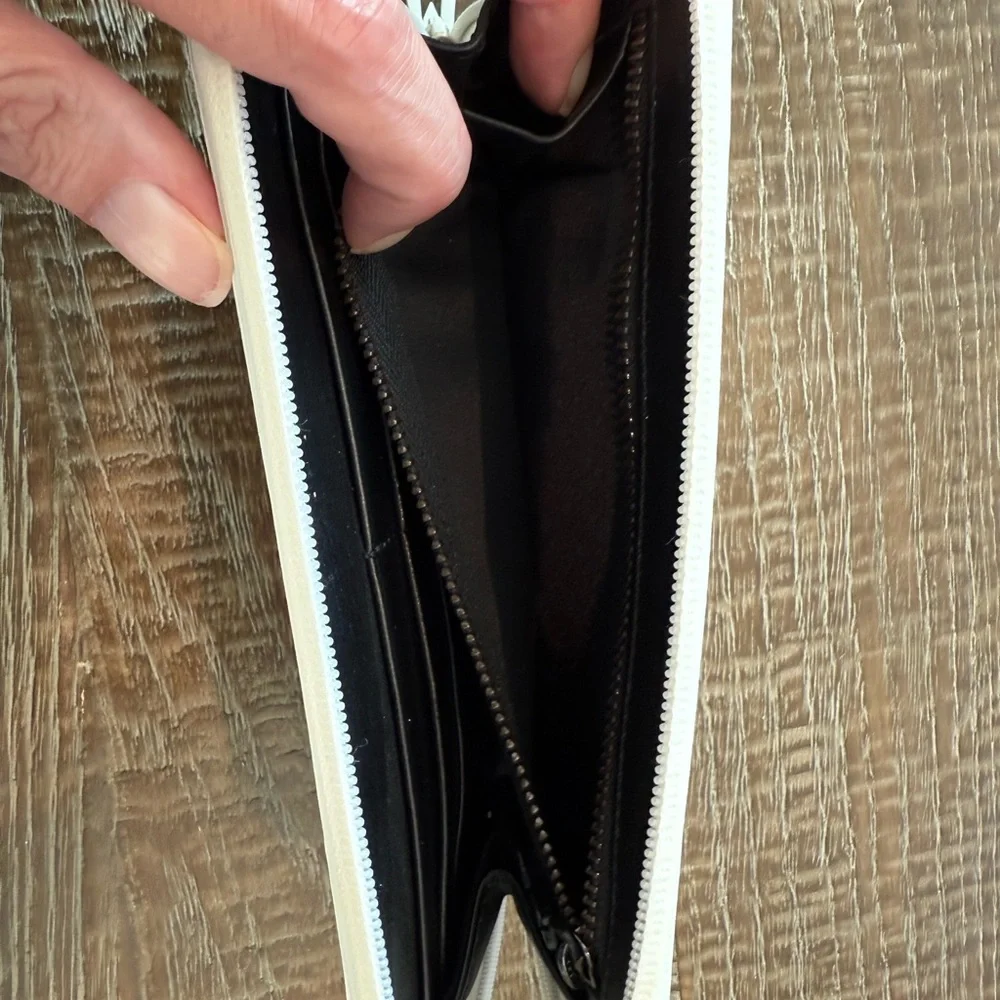 Marc by Marc Jacobs white Wallet - Picture 4 of 5